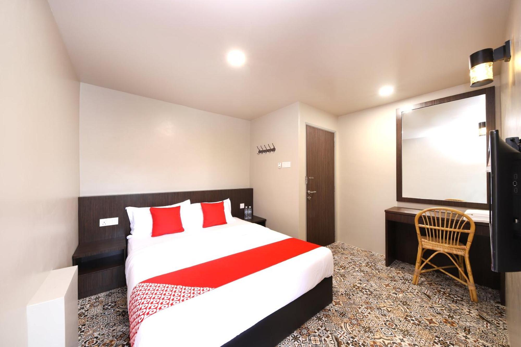 באטרוורת' Oyo 507 Aikka Hotel מראה חיצוני תמונה