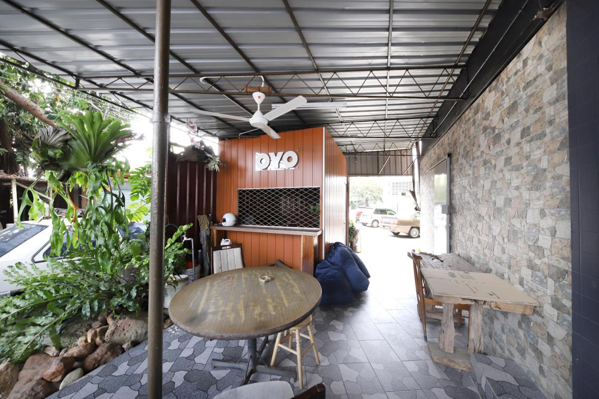 באטרוורת' Oyo 507 Aikka Hotel מראה חיצוני תמונה