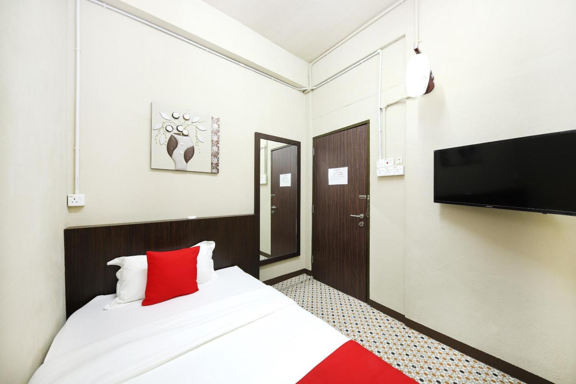 באטרוורת' Oyo 507 Aikka Hotel מראה חיצוני תמונה