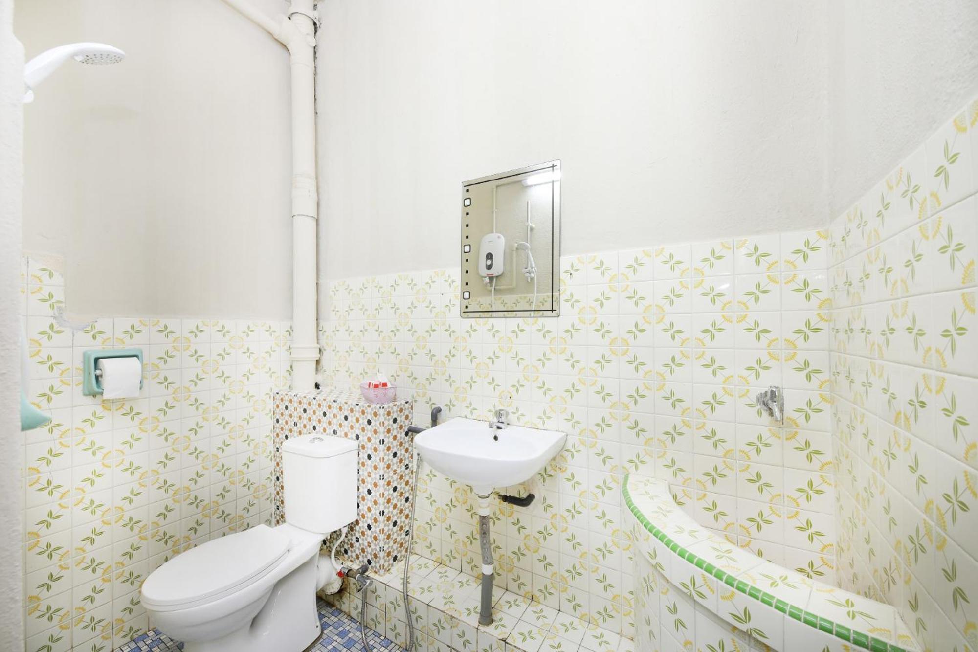 באטרוורת' Oyo 507 Aikka Hotel מראה חיצוני תמונה