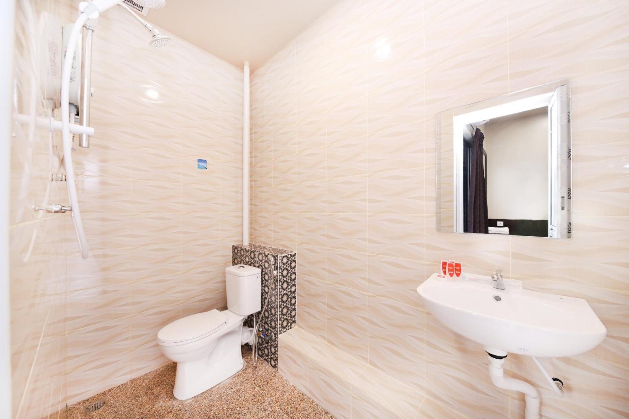 באטרוורת' Oyo 507 Aikka Hotel מראה חיצוני תמונה