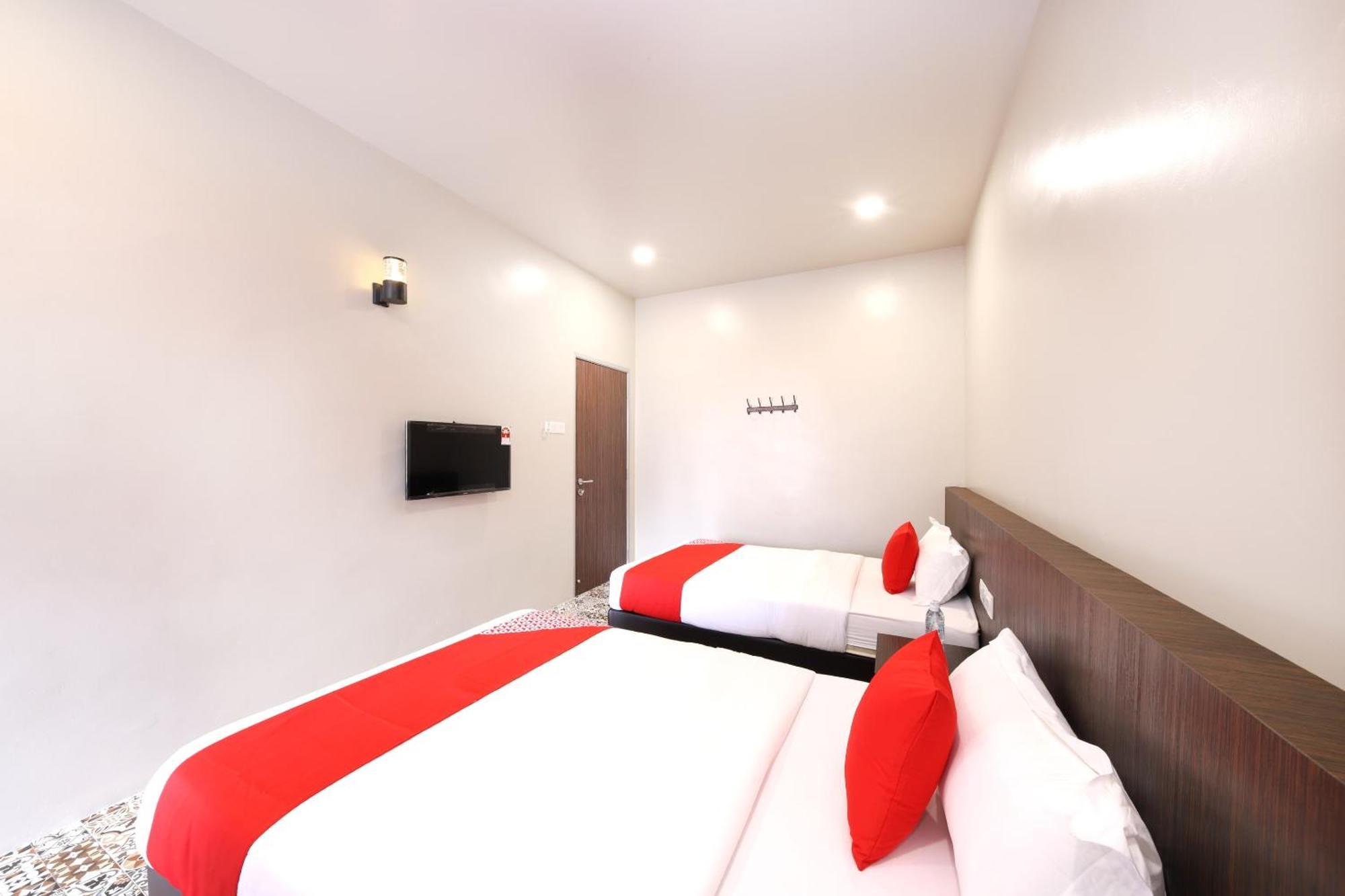 באטרוורת' Oyo 507 Aikka Hotel מראה חיצוני תמונה